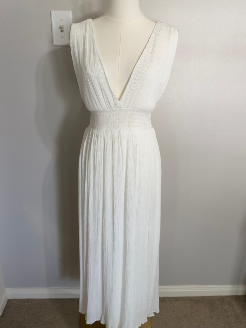 Just Found White Crinkle Pleated Deep V-Neck Smocked Maxi Dress L Boho